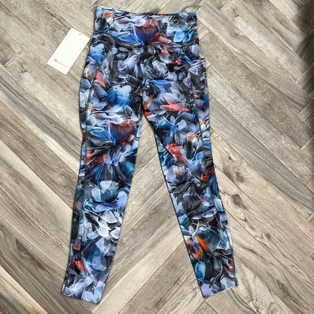 NWT LULULEMON FAST AND FREE HIGH RISE - Picture 2 of 3
